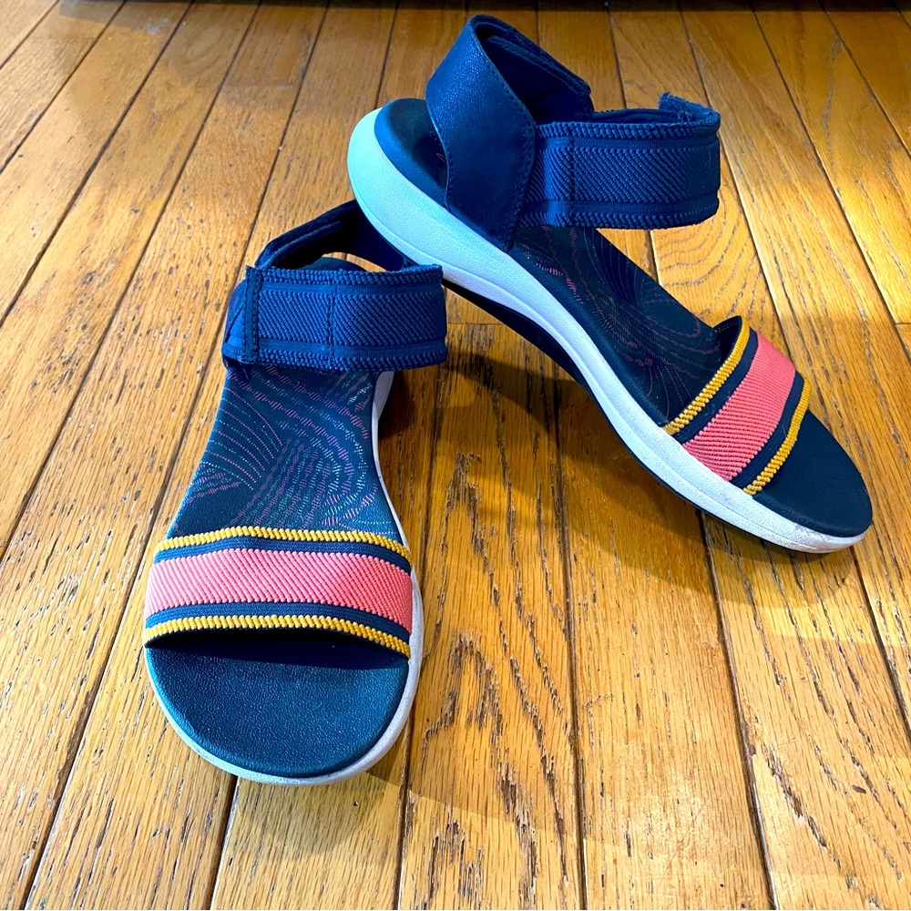 Clarks Cloudsteppers Mira Sea navy, coral & pink sandals washable